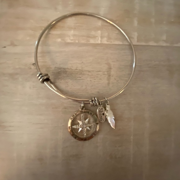 6 Expandable Bangle Charm Bracelets. - Picture 6 of 10